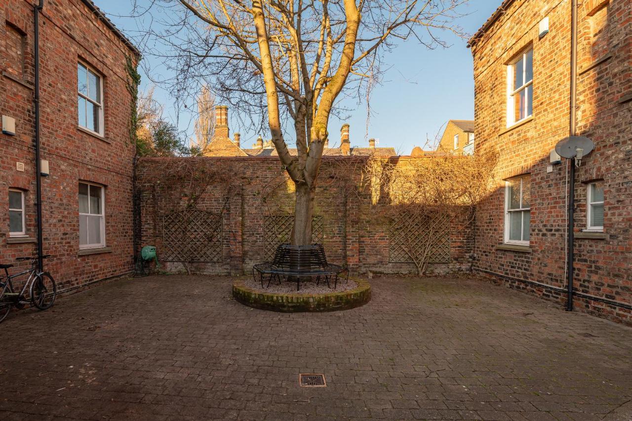 The Old Coach House York Exterior foto