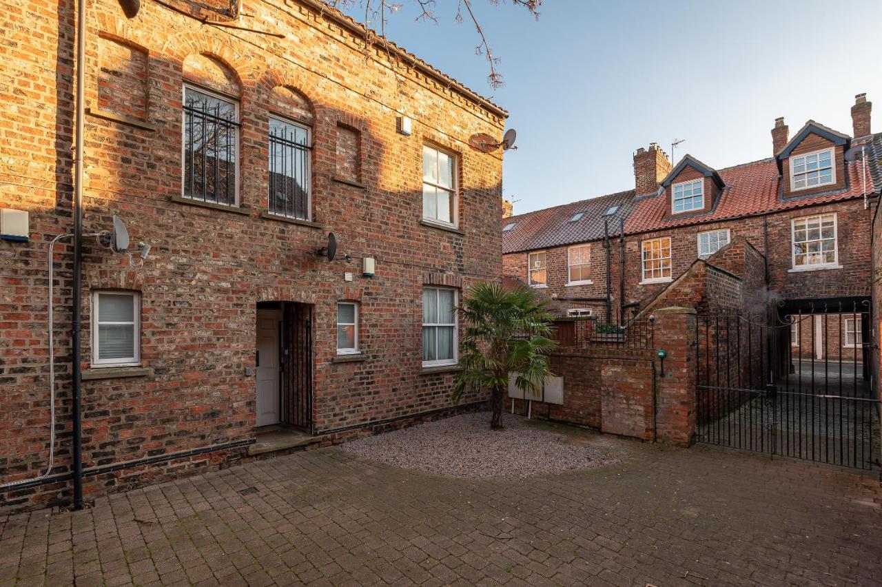 The Old Coach House York Exterior foto