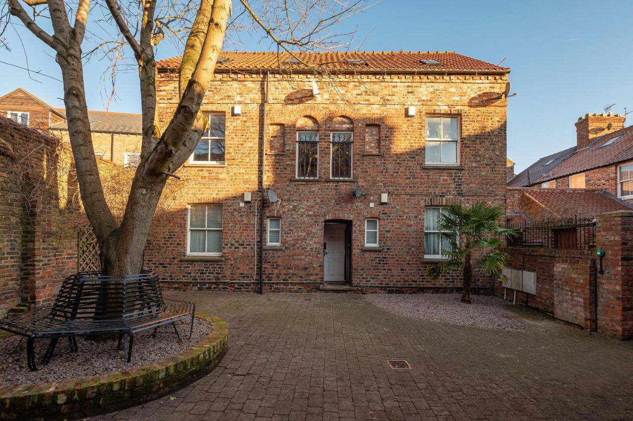 The Old Coach House York Exterior foto
